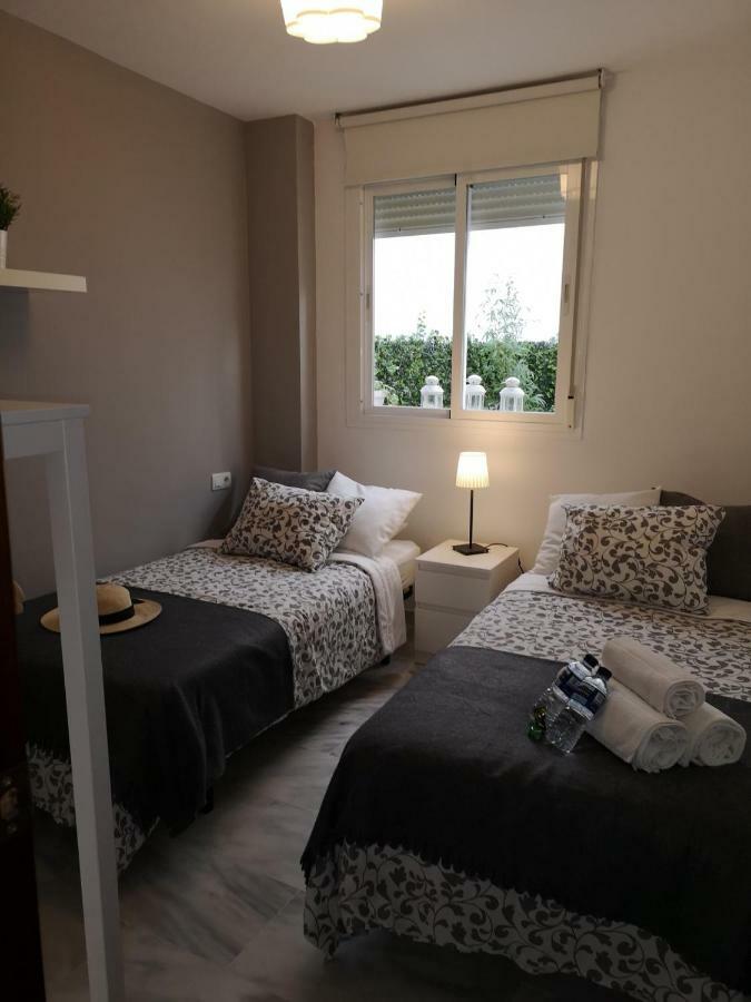 Apartamento Gigantes Málaga Exterior foto