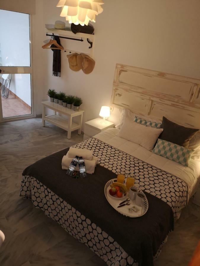 Apartamento Gigantes Málaga Exterior foto