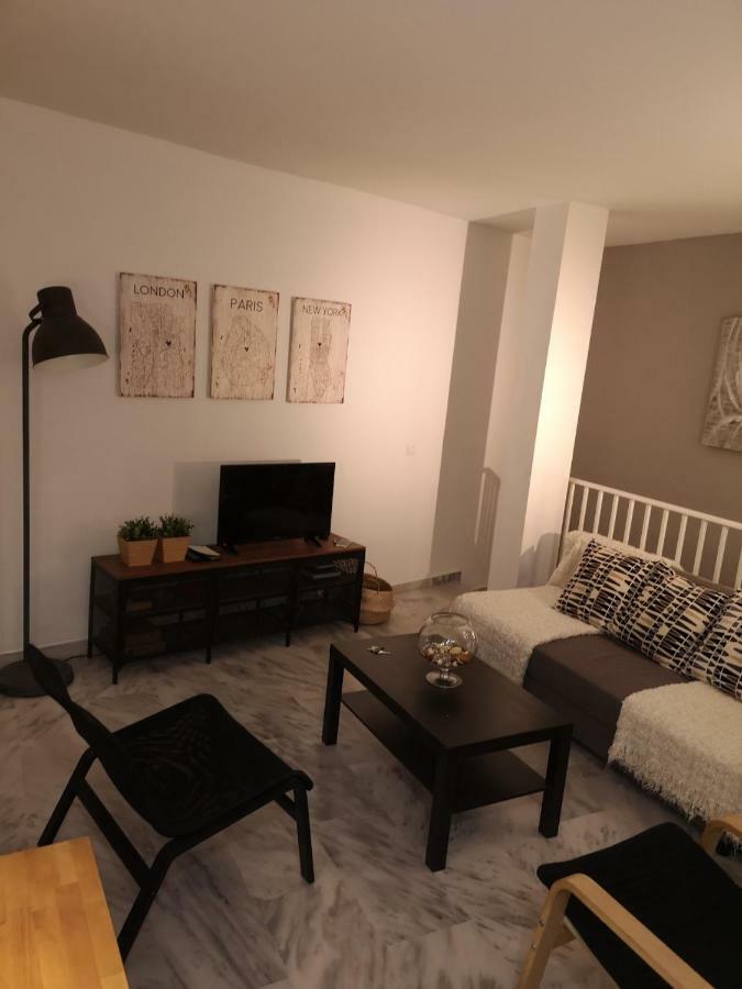 Apartamento Gigantes Málaga Exterior foto